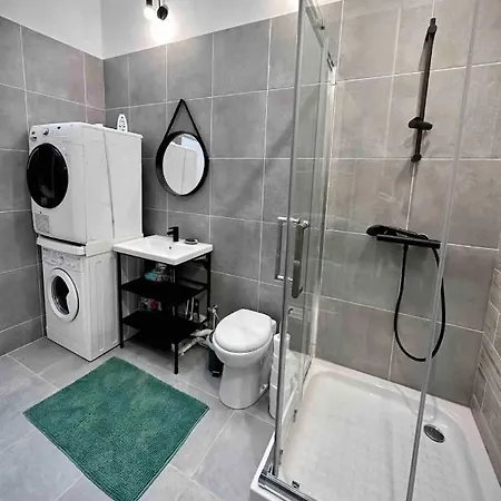 Modern Family 20mins From / 45mins From Paris Lognes